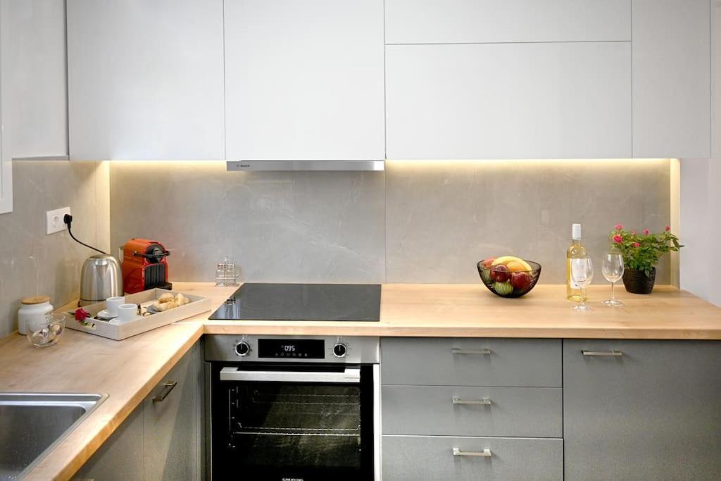Marie'S Luxury City Center Apartment Ираклио Екстериор снимка